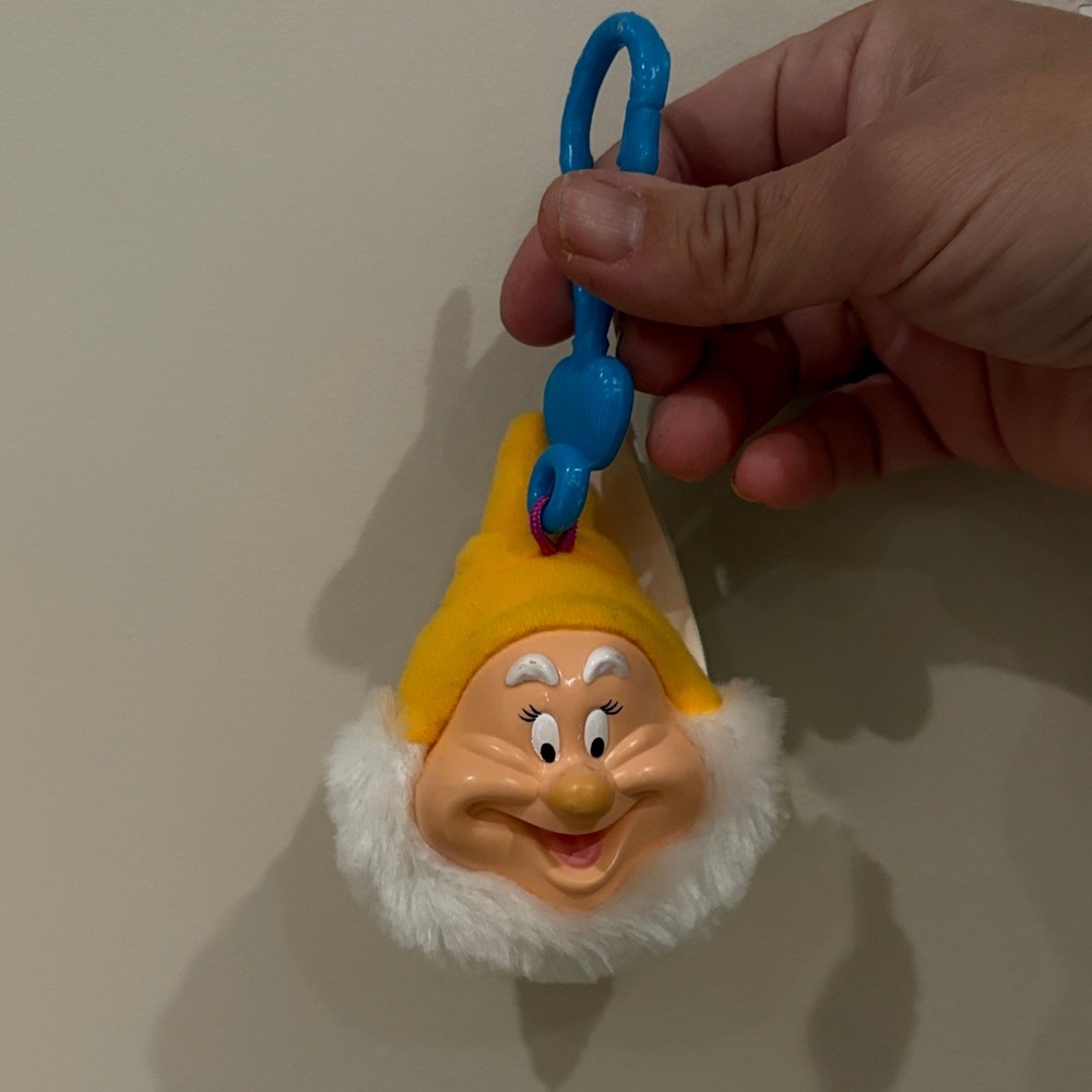Yellow and White Dwarf Keychain so white and seven dwarfs
